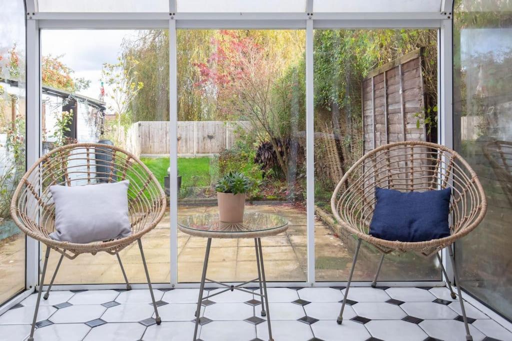 3 Bed House/Garden/Wi-Fi/Parking/Central Location Guildford Exterior foto